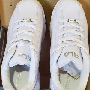 FILA LEVERAGE WHITE MENS SNEAKER 8.5 NEW IN BOX